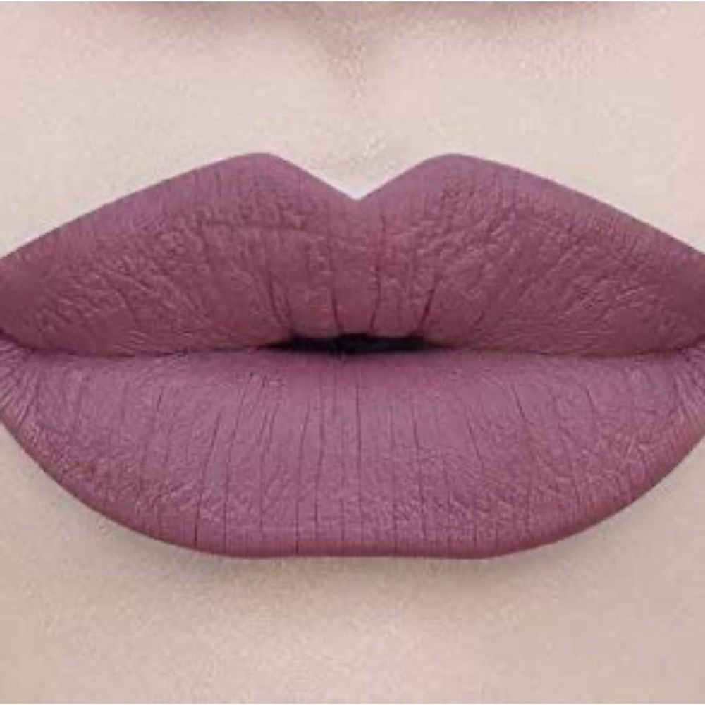 Blinking Beaute - matte liquid lipstick | Twiggy